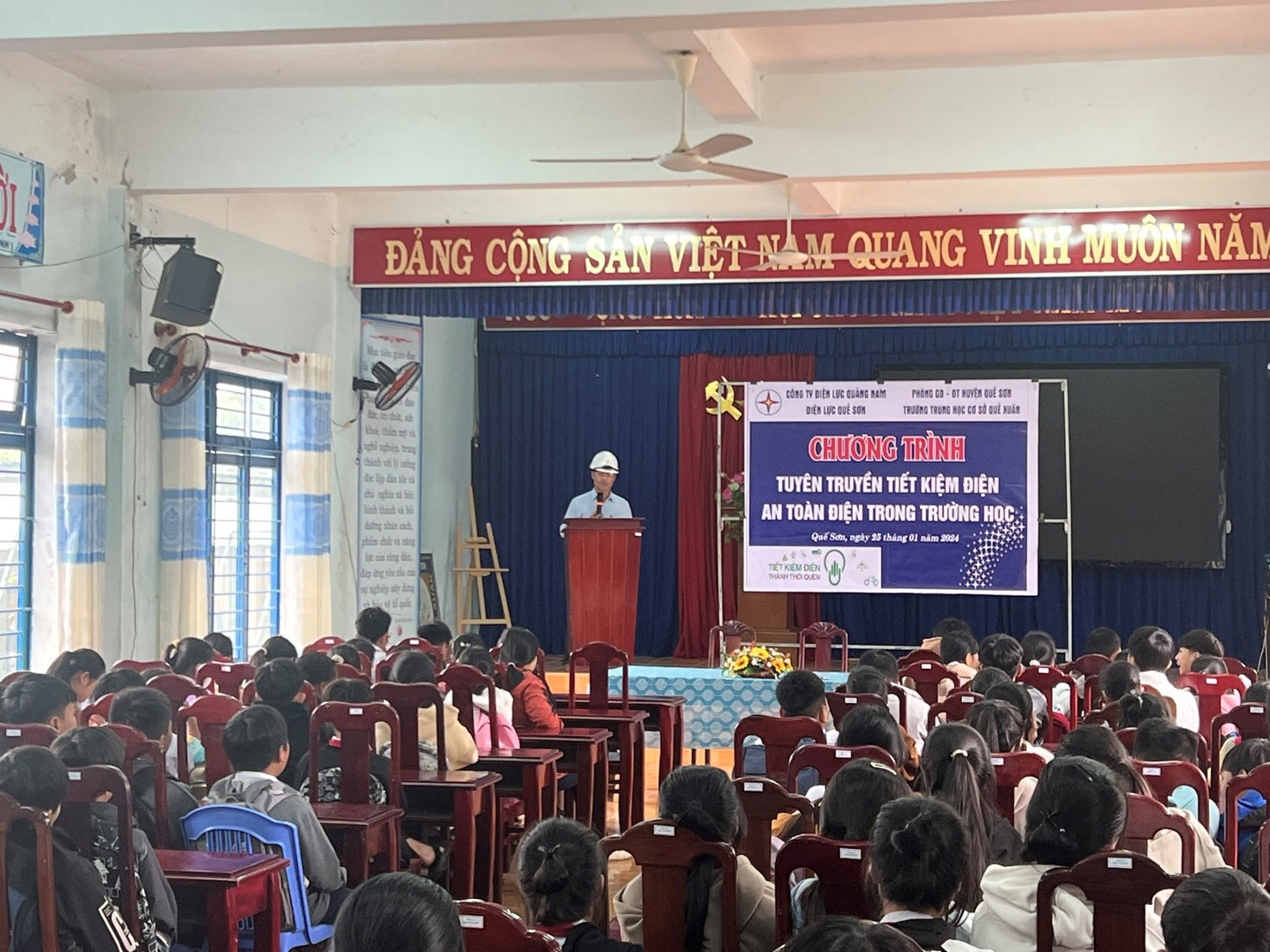 Điện lực Quế Sơn – PC Quảng Nam  thực hiện tuyên truyền sử dụng điện tiết kiệm, an toàn  trong học đường